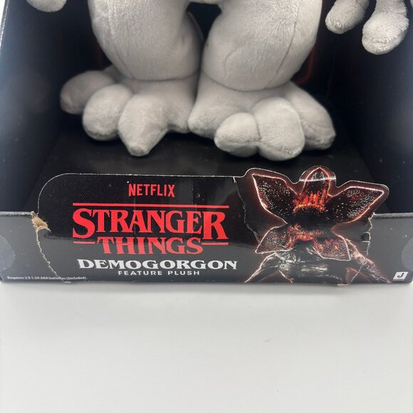 2025 Stranger Things Demogorgon 12" Feature Plush with Opening Mouth & Sounds - Picture 6 of 6